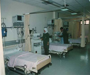   مصر اليوم - طبيب أميركي يجري جراحات لحالات العظام والمفاصل والعمود الفقري في الاسماعيلية