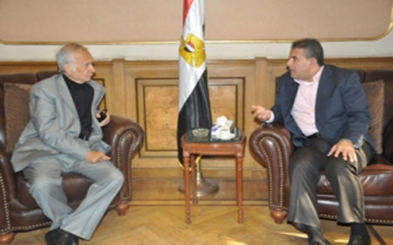   مصر اليوم - زاهر يزور أبوزيد في مكتبه ويؤكِّد دعمه لجهوده لإصلاح المنظومة الرياضيّة