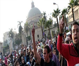   مصر اليوم - الحركات الطلابيّة في مصر ترفض عودة الحرس الجامعي
