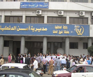 مصر اليوم - أمن الدقهليّة يقبض على 6 أشخاص أثناء تنقيبهم عن الآثار