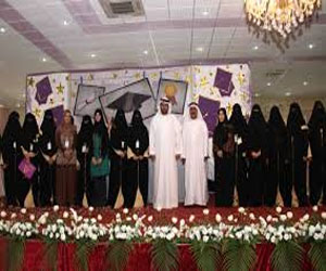 مصر اليوم - ولي عهد الفجيرة يستقبل عددًا من الحاصلين على الماجستير