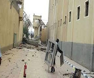   مصر اليوم - المتهمون في اقتحام السجون يحضرون الجلسة الثالثة