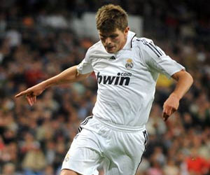   مصر اليوم - هونتلار: مواجهة ريال مدريد لن تكون خاصة بالنسبة لي