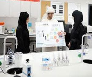 مصر اليوم - طلبة جامعة خليفة يستعرضون تطبيقات الأجهزة الذكية الفائزة