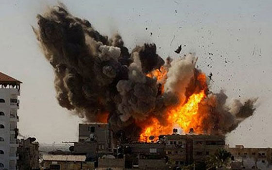   مصر اليوم - القوَّات الحكوميَّة تقصف ريف دمشق بالبراميل المُتفجِّرة ودير الزُّور بالطَّيران الحربي