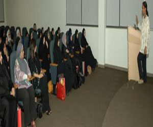   مصر اليوم - ندوة تثقيفية عن مرض سرطان الثدي في المزار الجنوبي في الأردن