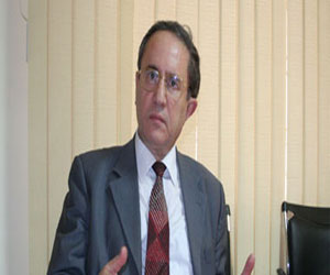 مصر اليوم - محلب يُعيد النَّظر في تكليف الغزالي حرب بوزارة الثَّقافة