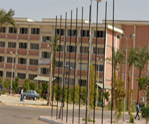   مصر اليوم - جامعة جنوب الوادي تقرر إنشاء كلية دراسات الطاقة وتكنولوجيا النانو