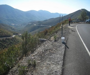 مصر اليوم - نجاة مراهق أميركي سقط عن منحدر يرتفع 76 متراً