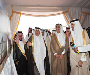   مصر اليوم - أمير جازان يضع حجر الأساس لمشروع مركز الأطفال المعوقين