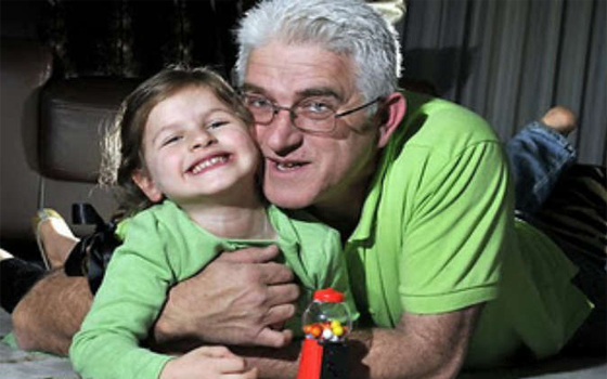   مصر اليوم - الأطفال الذين يولدون لآباء كبار في السن مُعرَّضون للاضطرابات النفسيّة