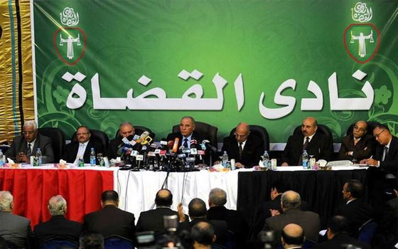   مصر اليوم - نادي القضاة يؤكّد أنّه لن يقف مكتوف الأيدي أمام من يهدد أعضاءه