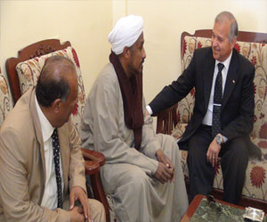   مصر اليوم - محافظ الأقصر يصلي الجمعة في الساحة الرضوانيّة