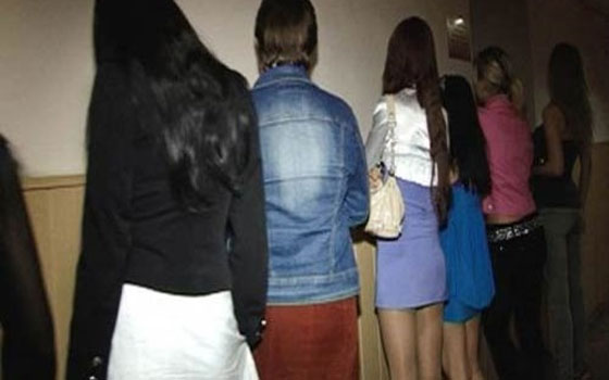   مصر اليوم - حمايّة الآداب العامة تنجح في ضبط شبكة دعارة دوليّة داخل مصر