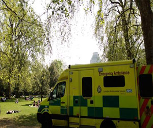   مصر اليوم - نقل طالبين بريطانيين إلى المستشفى بسبب تسرب مادة كيميائية إلى المدرسة