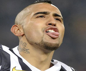   مصر اليوم - فيدال: هدفنا الفوز باللقبين المحلي والأوروبي هذا الموسم