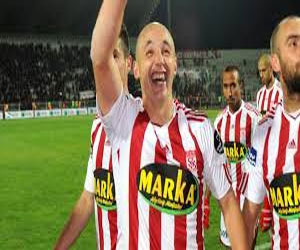   مصر اليوم - شحشوح يُحقق حلم طفولته باللعب لصالح منتخب المغرب