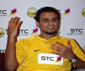   مصر اليوم - النصر يدافع عن حارسه العنزي بعد استبعاده من المنتخب السعودي