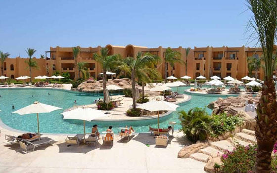   مصر اليوم - خليج ومنتجع مكادي على البحر الأحمر لاسترخاء مثالي بطابع هندي حديث