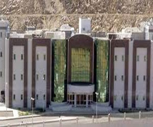   مصر اليوم - مستشفى المخواة يدرب 72 طبيبًا على  مستجدات جراحة اليوم الواحد 