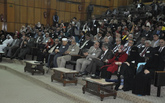   مصر اليوم - رئيس جامعة قناة السويس يؤكّد أنّ قوة العرب تكمن في اتحادهم وأنّ التاريخ يثبت ذلك