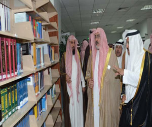   مصر اليوم - افتتاح معرض الكتاب الطبي بكلية الطب بجامعة الإمام