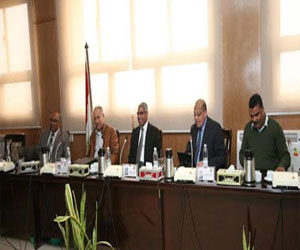 مصر اليوم - رئيس جامعة القناة يشارك في مناقشة استراتيجية التعليم العالي في جنوب الوادي