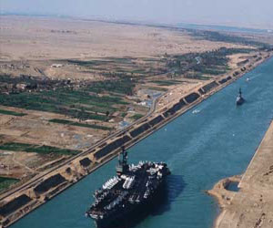 مصر اليوم - رئيس هيئة موانيء بورسعيد يلتقي ممثلي التحالفات المرشحة للعمل في قناة السويس