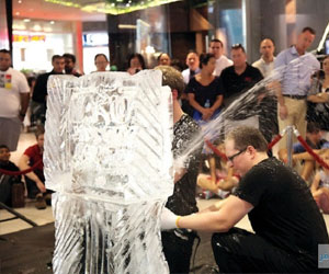   مصر اليوم - زوار مراكز التسوق في دبي يتفاعلون مع فعاليات مهرجان دبي للمأكولات