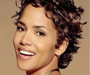   مصر اليوم - النجمة هالي بيري تسعى للموازنة بين الأمومة والعمل