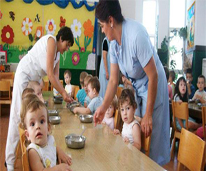   مصر اليوم - دور حضانة الاطفال تكلف الأسرة البريطانية أكثر من شراء منزل