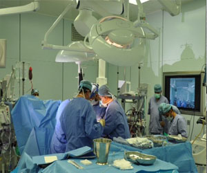 مصر اليوم - أول عملية قلب مفتوح في مستشفى جراحة القلب في المنيا