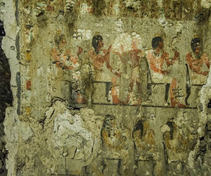   مصر اليوم - اكتشاف مقبرة فرعونية في صعيد مصر