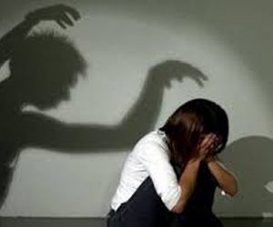   مصر اليوم - مسؤولة نرويجية تلقى تعاطفًا هائلاً بعد إعلانها تعرضها للاغتصاب