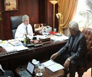   مصر اليوم - وزير الشباب والرياضة يبحث حلول أزمة انتخابات الأندية