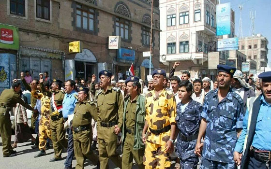   مصر اليوم - مظاهرة حاشدة في العاصمة اليمنية صنعاء تطالب بإسقاط الحكومة ونظام الرئيس هادي