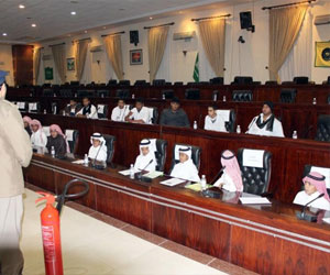   مصر اليوم - معرض الدفاع المدني في الباحة يستقبل 223 طالبًا