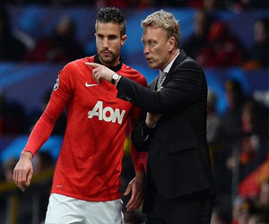   مصر اليوم - ديفيد مويس يدرس إمكانية الإستغناء عن فان بيرسي