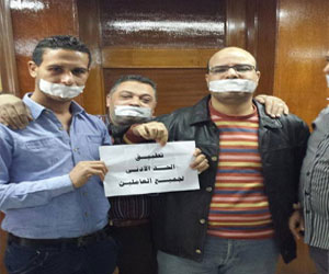   مصر اليوم - الاحتجاجات تشتعل في وزارة الثقافة في ثالث أيّام تولي حكومة محلب