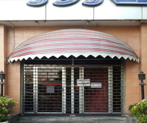   مصر اليوم - أمانة جدة تعيد افتتاح مطعم شهير بعد إغلاقه 5 أيام وتغريمه