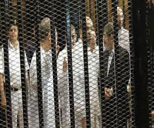   مصر اليوم - مرسي يعود إلي سجن برج العرب بعد غياب 12 يوماً