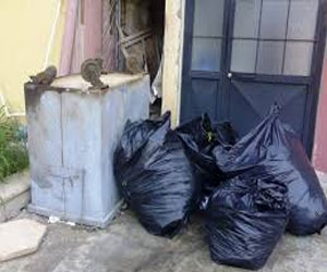   مصر اليوم - جمعيتان في سوهاج تبدآن في تطبيق جمع القمامة من أمام المنازل