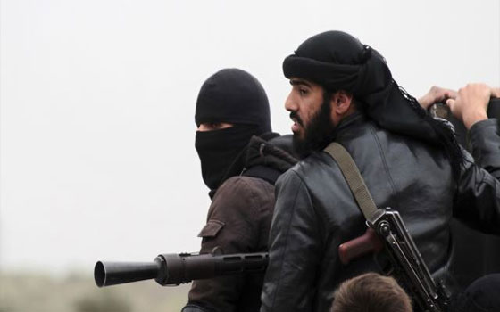   مصر اليوم - 20 قتيلاً من القوّات الحكوميّة والمدنيّين واشتباكات وقتلى في صراع السّيطرة على النّفط