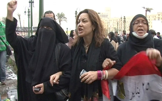   مصر اليوم - احتفالاتُ مصر بـيوم المرأة  العالمي بيّن الروح الثوريّة و انتهاكات المرأة