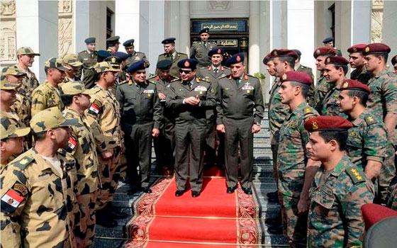   مصر اليوم - وزيّر الداخلية يُهنئ المشير السيسي ورئيس أركان الجيّش بـيوم الشهيد