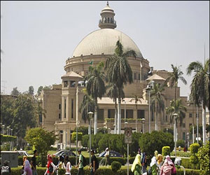   مصر اليوم - بدء تسكين طُلَّاب المدينة الجامعيَّة لطُلَّاب جامعة القاهرة