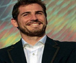   مصر اليوم - صديقة مدافع دورتموند مكلفة بإختراق الحياة الشخصية لكاسياس