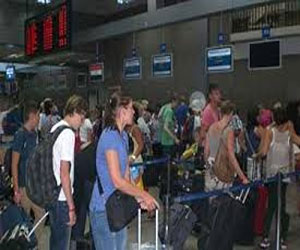   مصر اليوم - وصول ٣٠ سائح أميركى إلى القاهرة لزيارة الأقصر