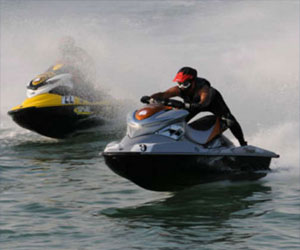   مصر اليوم - انطلاق بطولة غراند بري قطر الرابع للدراجات المائية