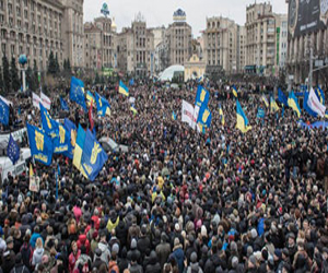   مصر اليوم - نساء أوكرانيا يحتفلن باليوم العالمي للمرأة في ميدان الاستقلال